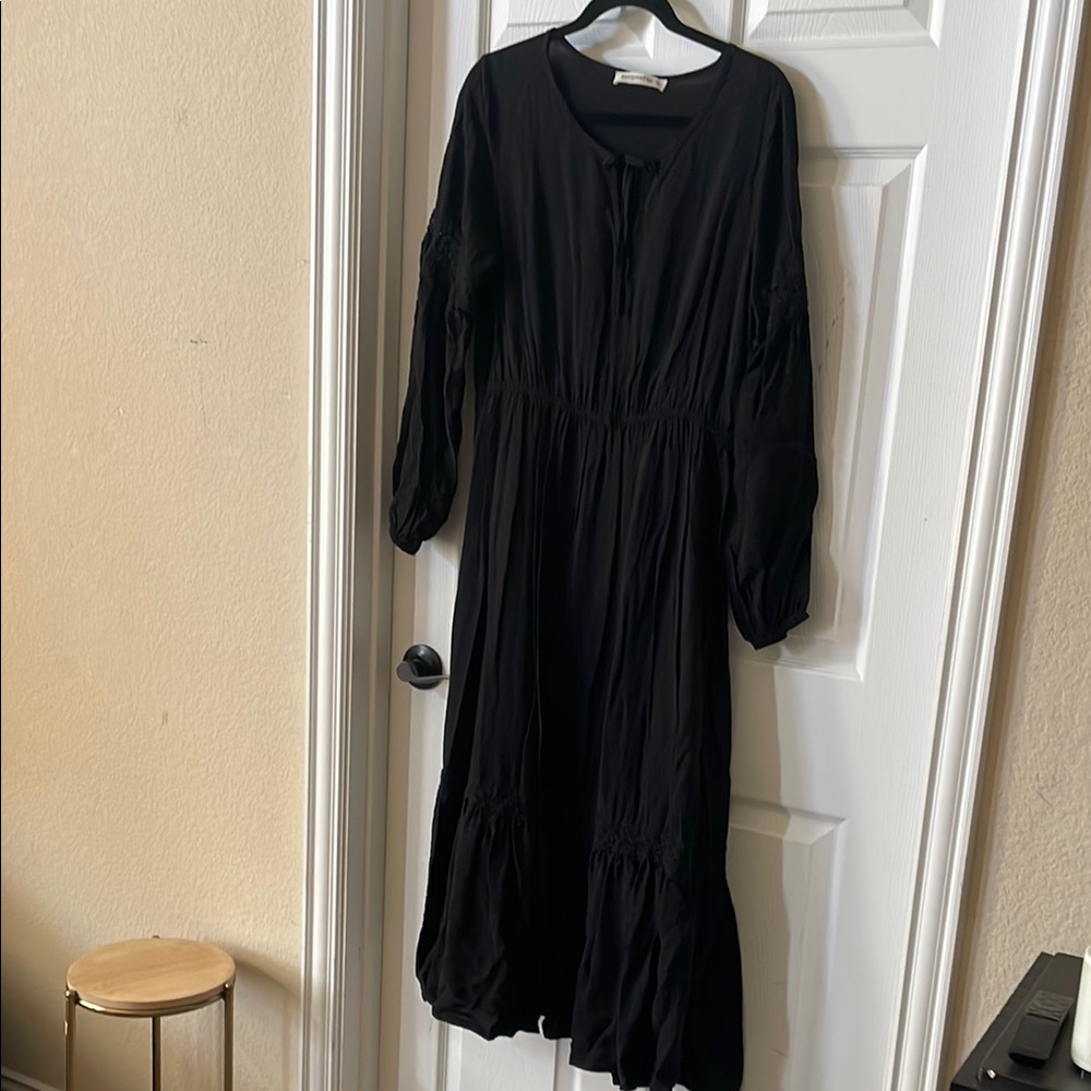 Elegant Black Midi Dress